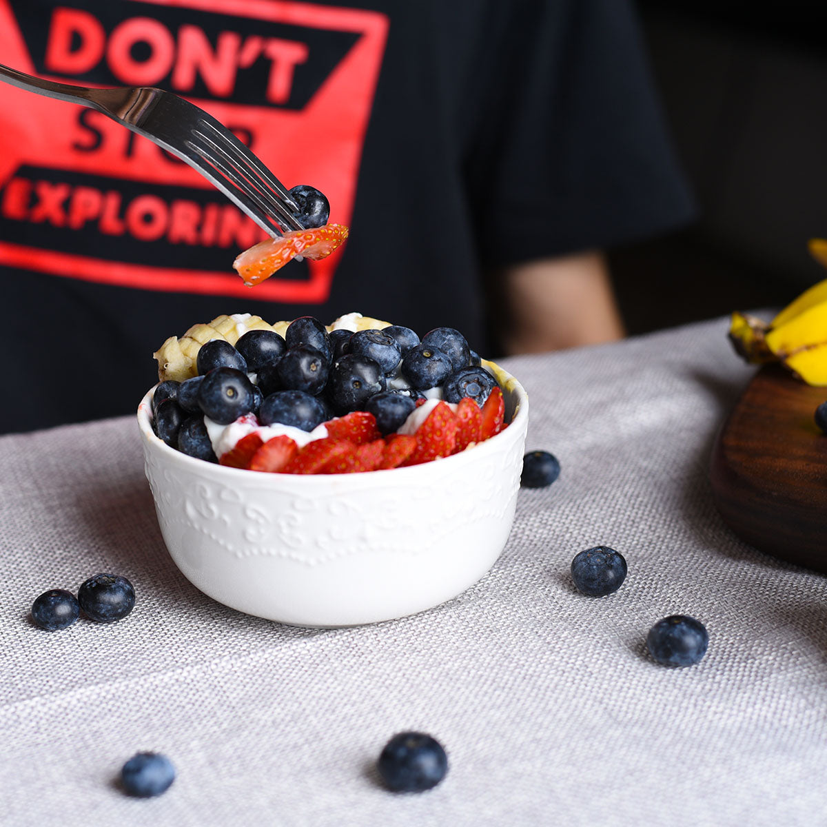 Delling 2018 New Durable Porcelain Bowls with Advance Shatterproof, Thermostable and Refrigerate Design for Cooking, Bake, Cream, Salad, Fruit, Set of 4, 10Oz, White